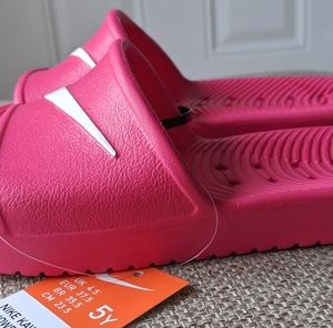 Nike shower Sandal ( Size 4&5)